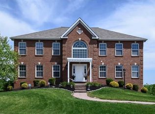 519 Blue Ridge Dr, Coraopolis, PA 15108