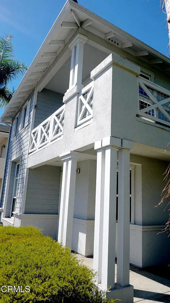3 bed, 2.5 bath, 1429 sqft, $3,600 — Photo 2