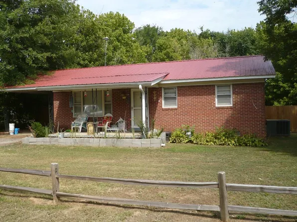 226 Wyatt St N, Bruceton, TN 38317