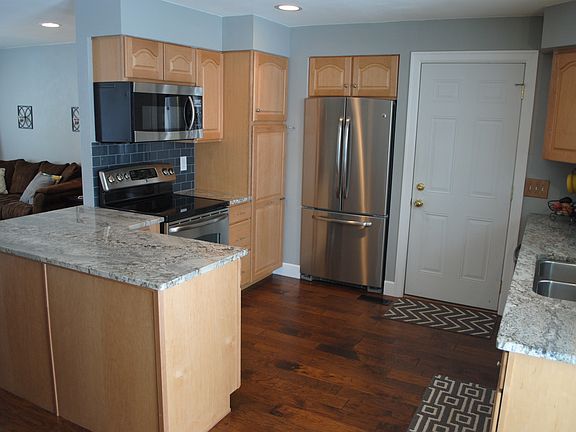 2nd image of 1397 Caledonia Cir
