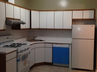 3128 12th St #2, Astoria, NY 11106