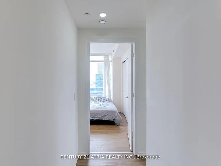 1 Bloor St E #2104 — Photo 19