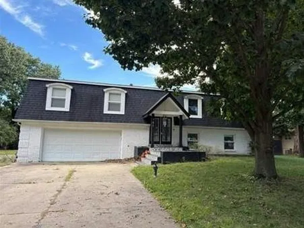 791 Apache Dr, Forsyth, IL 62535