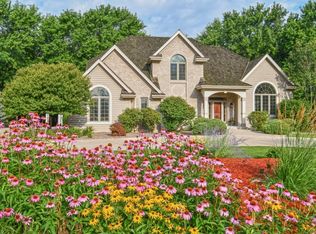W309N1557 Greywood Ln, Delafield, WI 53018