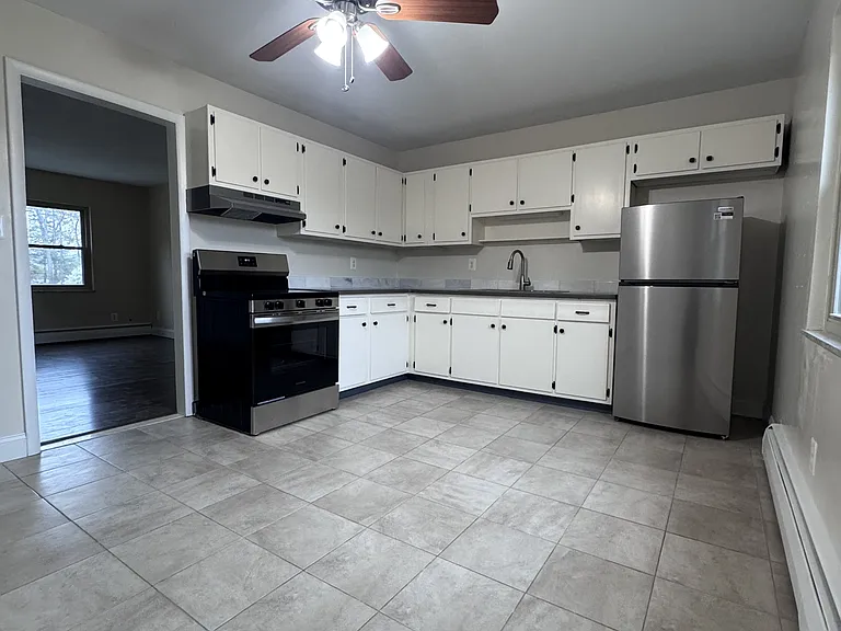 400 Riverside Dr #28 — Photo 3
