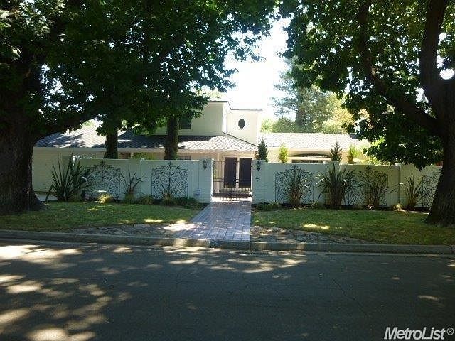 1st image of 826 Carolyn Ave