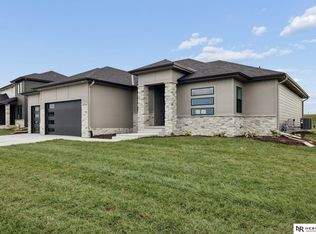 3812 Prairie Breeze Rd, Lincoln, NE 68516