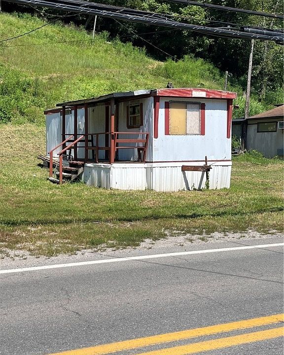 2nd image of 521 Campbells Creek Dr