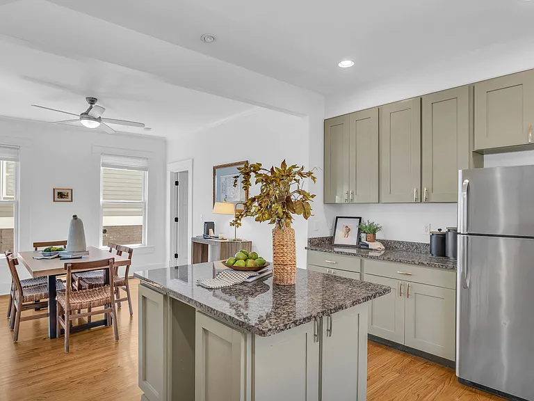 1814 Duncan Ave — Photo 8