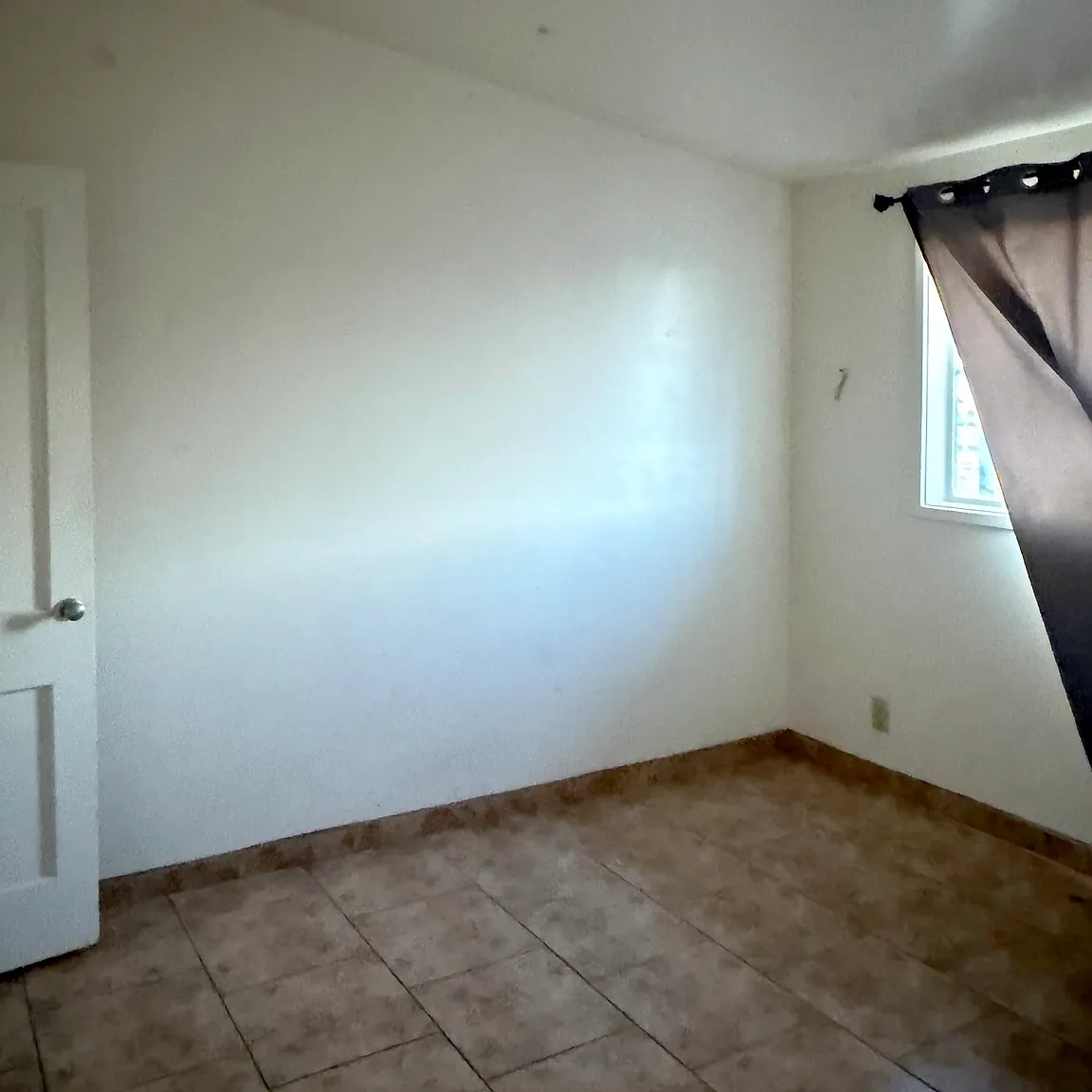 2 bed, 950 sqft, $1,200 — Photo 2