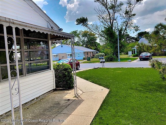 2nd image of 20 A Crestwood Parkway