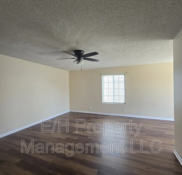 4462 S Elizabeth Ave — Photo 7