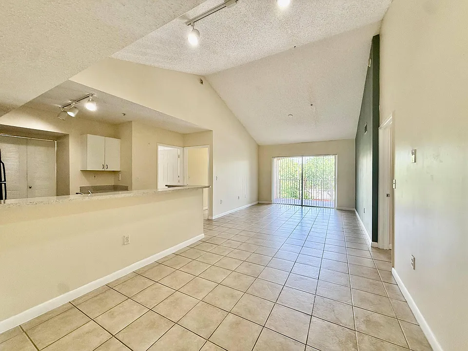 3840 Lyons Rd #305