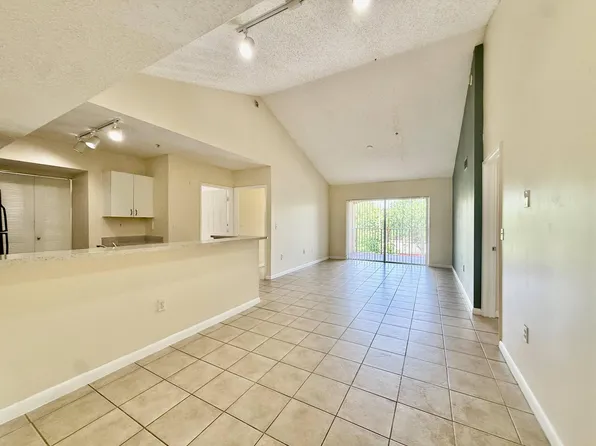 3840 Lyons Rd APT 305, Coconut Creek, FL 33073