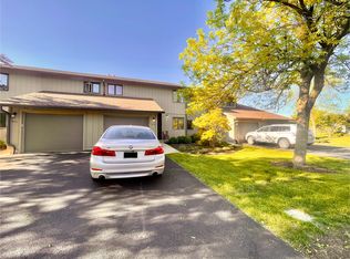 928 Stratford Ct, Grayslake, IL 60030