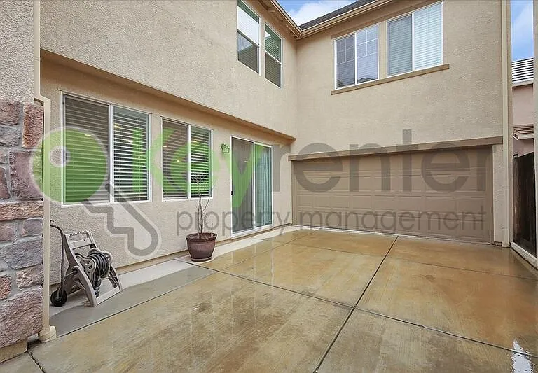 1374 Larkspur Dr — Photo 40