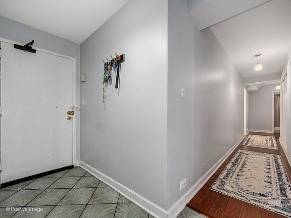 3rd image of 5801 N Sheridan Rd APT 16B