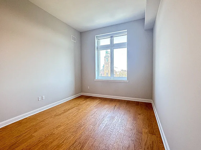 622 Main St — Photo 34