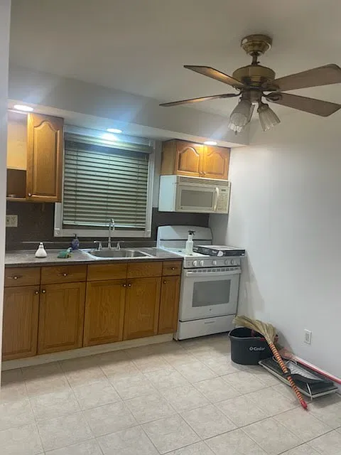 1 bed, 860 sqft, $1,800 — Photo 4