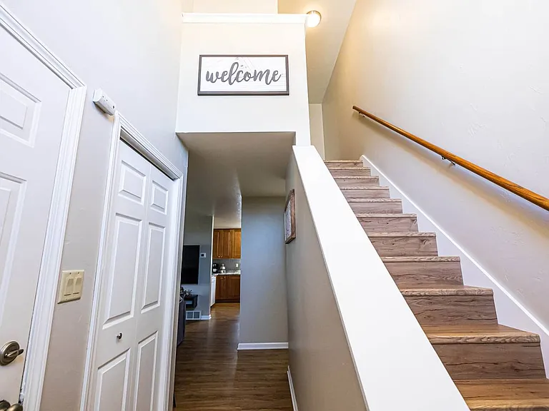 341 Desplaine Rd — Photo 8