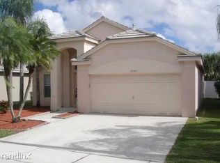 5752 S Plum Bay Pkwy, Tamarac, FL 33321