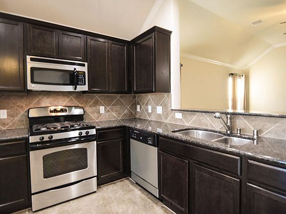 5th image of 19010 Bluestone Hollow Ln