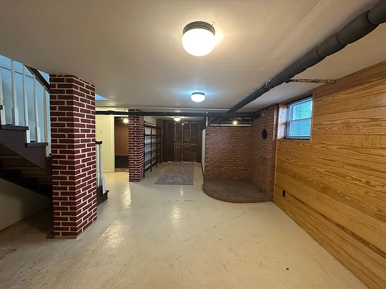 1321 Peaks St — Photo 31