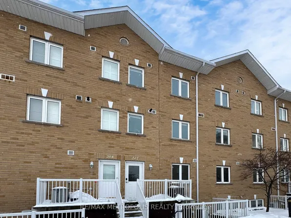 1775 Markham Rd #207, Toronto, ON M1B 2Z7