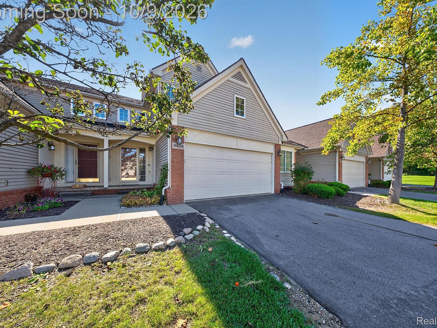 4404 Willow View Ct, Howell, MI 48843