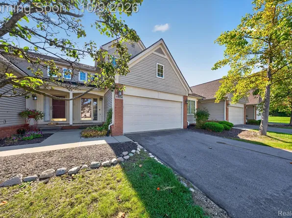 4404 Willow View Ct, Howell, MI 48843