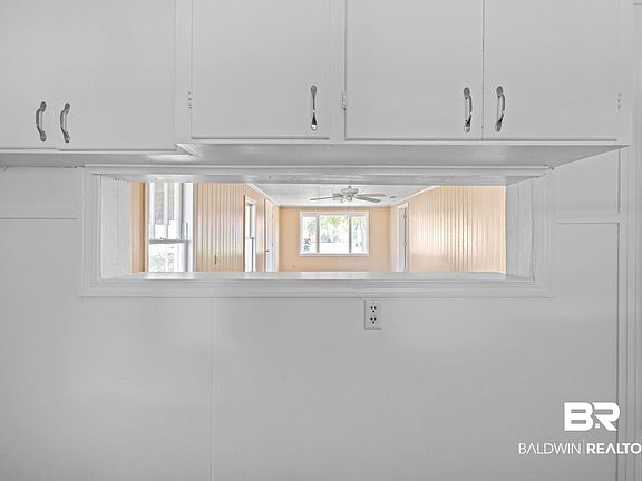 4th image of 305 Mango St