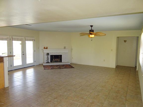 3rd image of 10610 W Cameo Dr