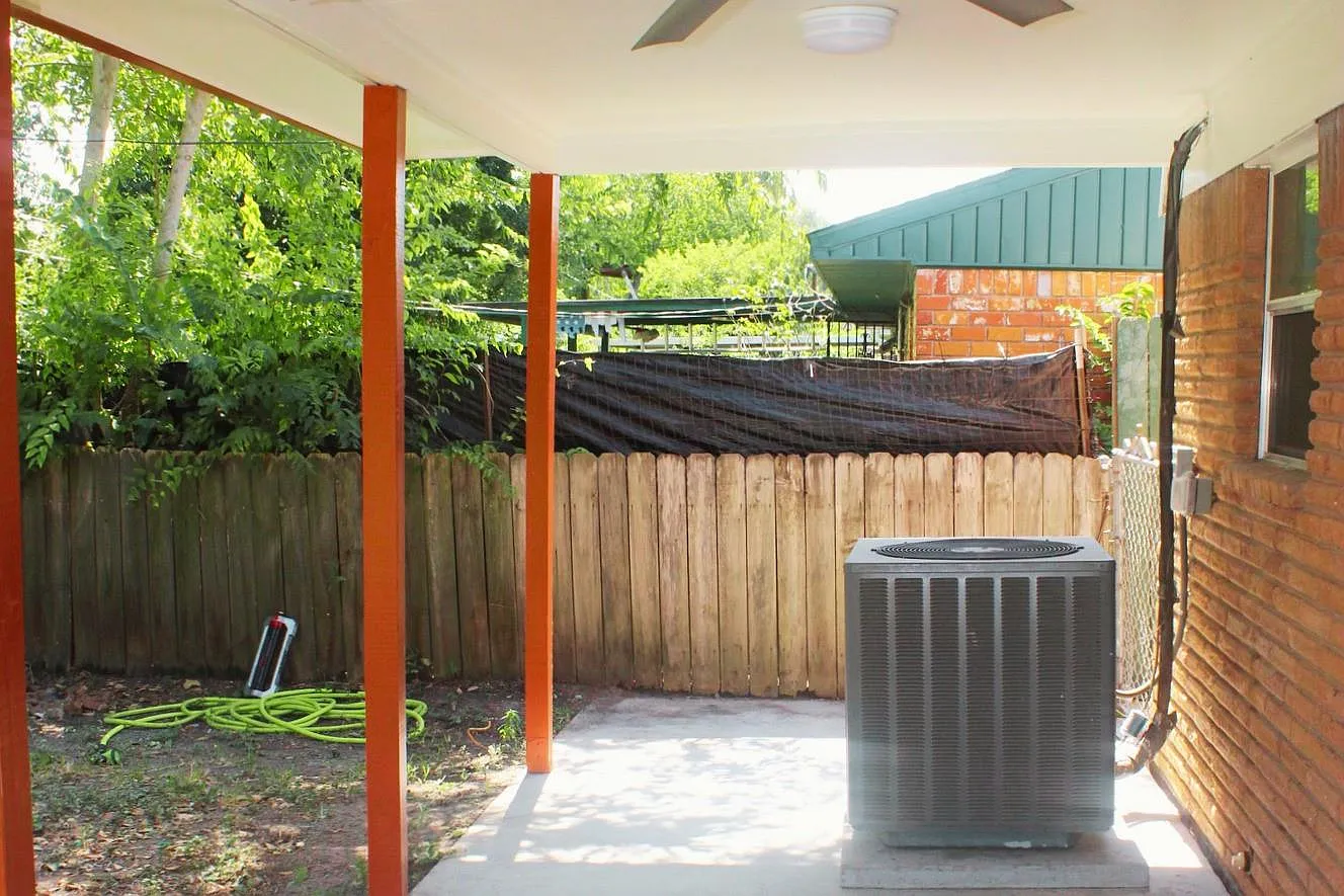 3 bed, 1.5 bath, 1240 sqft, $1,700 — Photo 4