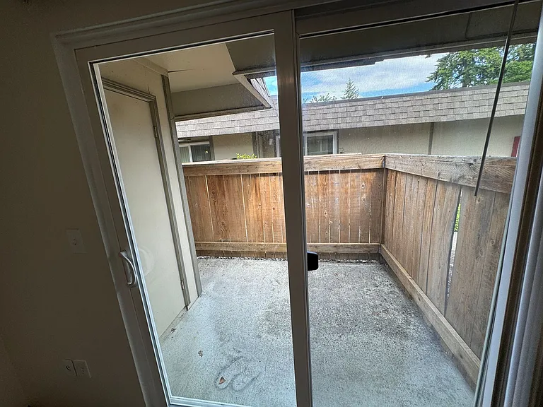 Woodshire Apartments — Photo 17