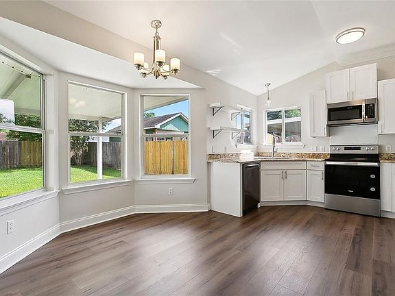 5th image of 2624 Delta Pointe Dr