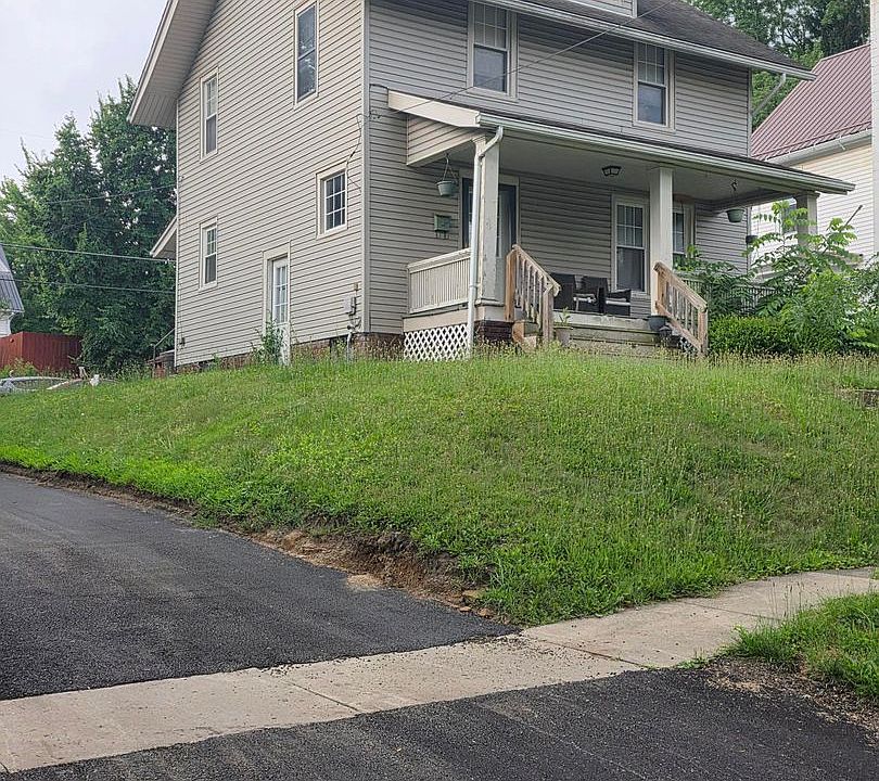 1st image of 227 Banning Ave