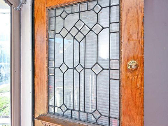 5th image of 434 Ada St