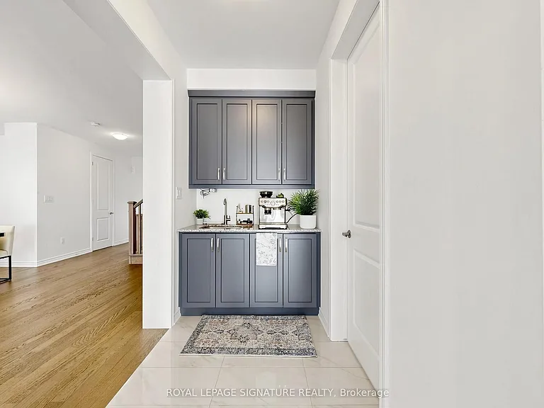 635 Newlove St — Photo 13