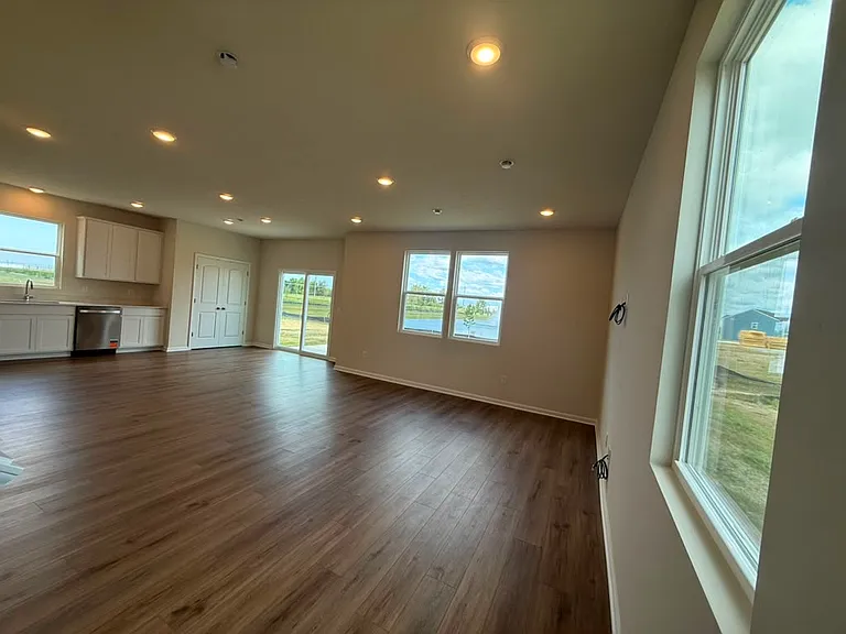 3802 Sterling Dr — Photo 10