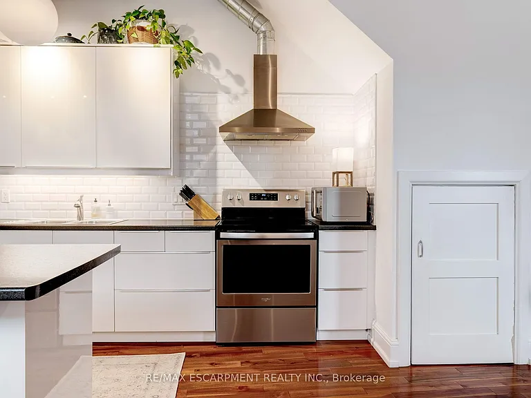 205 King St E #2 — Photo 15