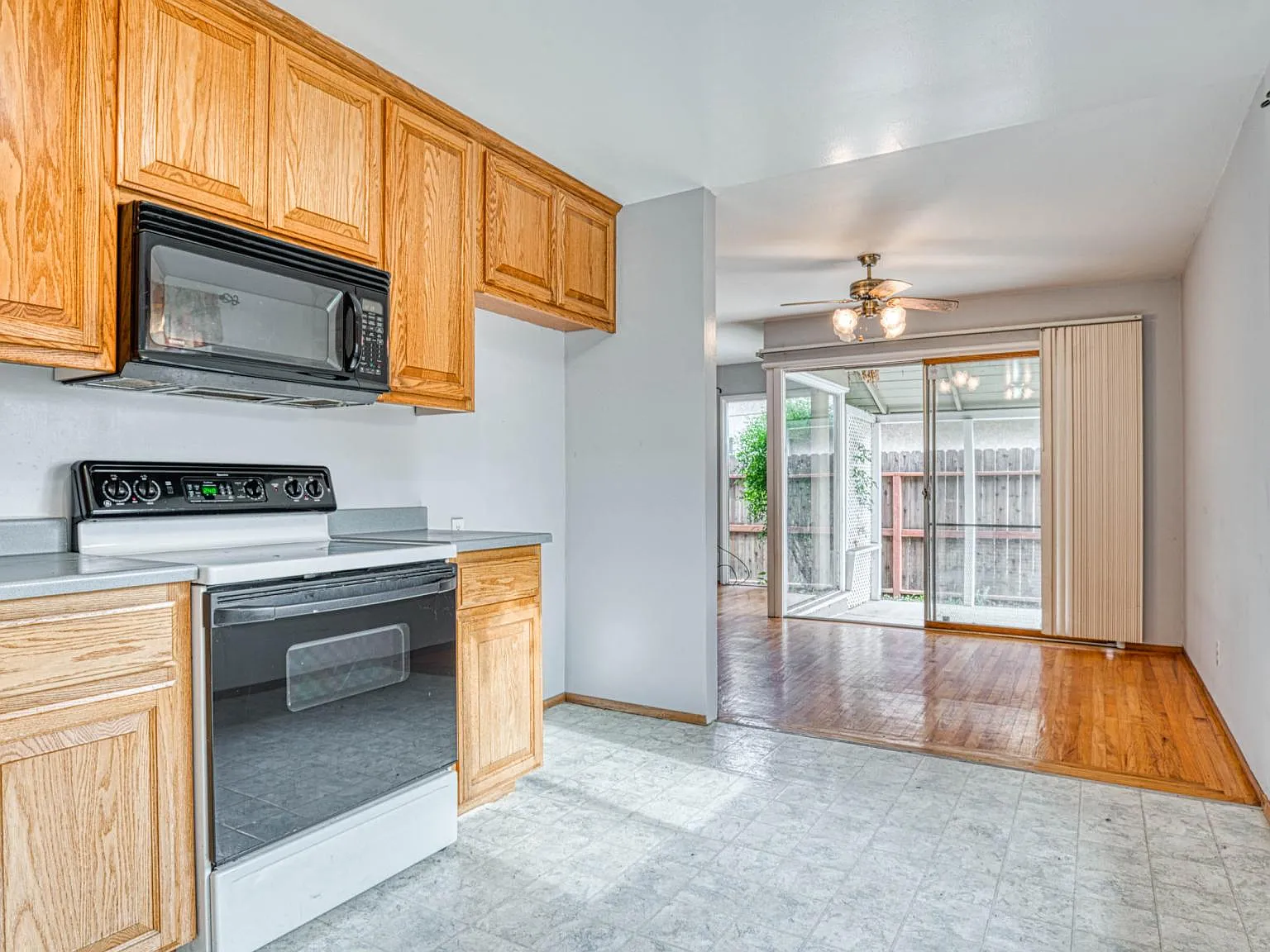 3 bed, 1168 sqft, $2,795 — Photo 4