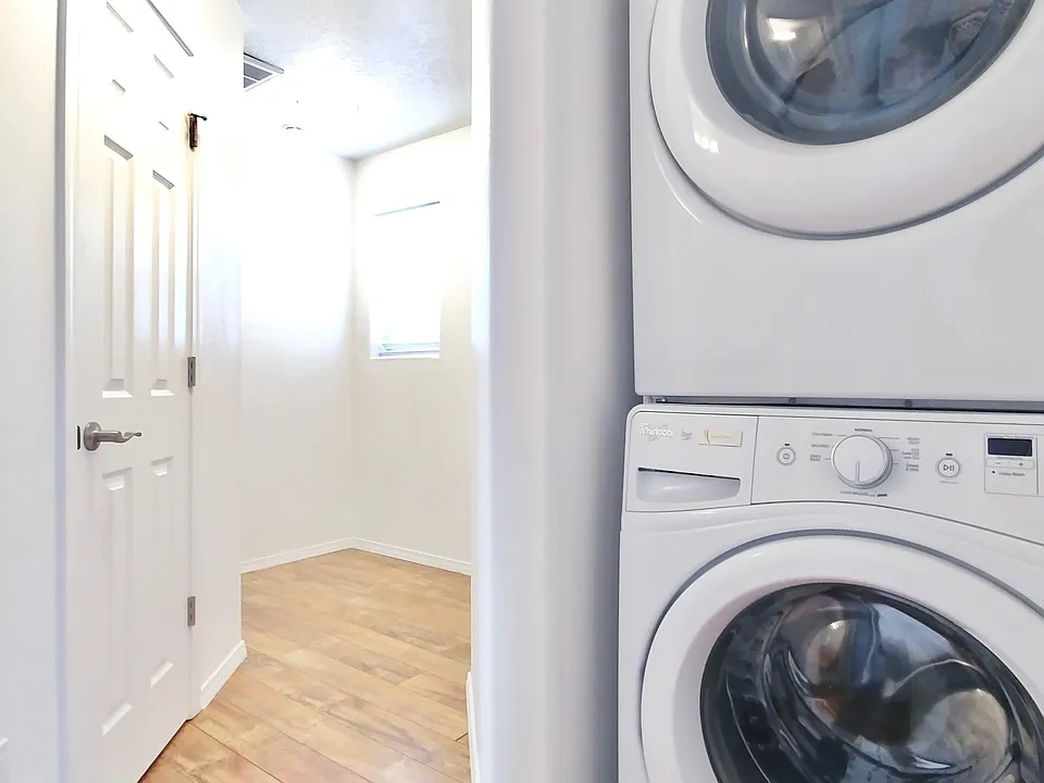 Similar Unit - Washer/ Dryer Included