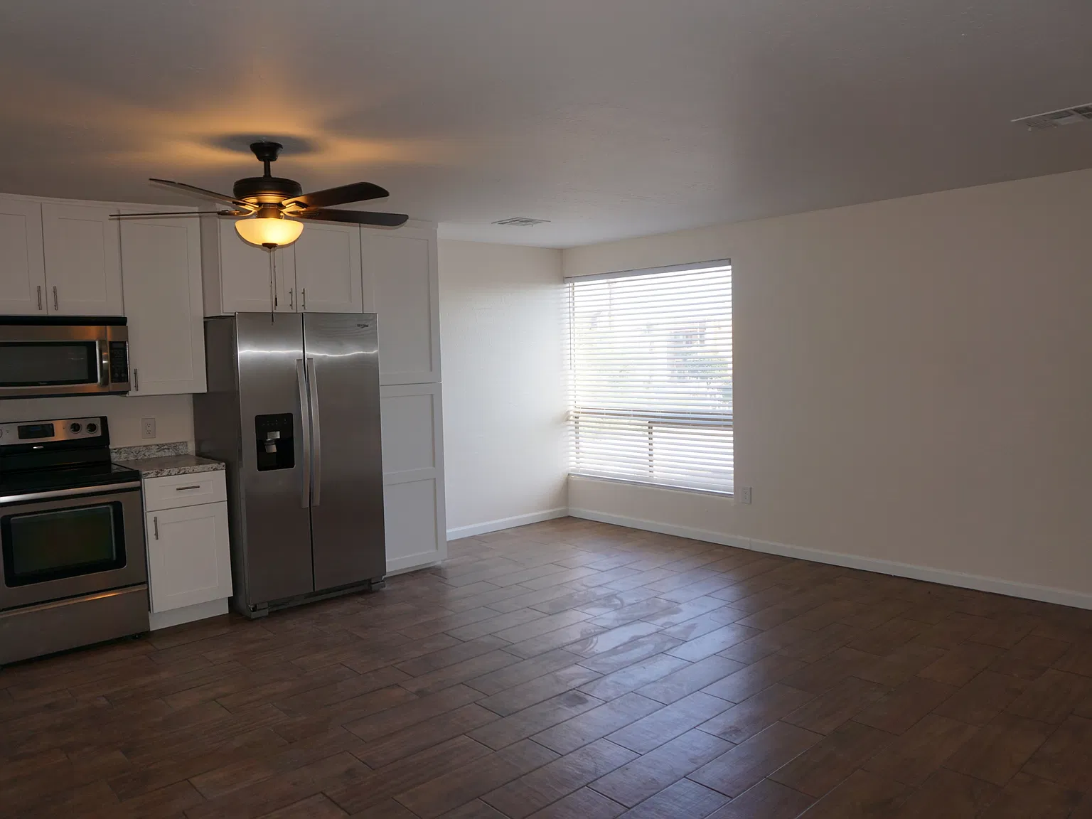 3 bed, 1000 sqft, $1,500 — Photo 1