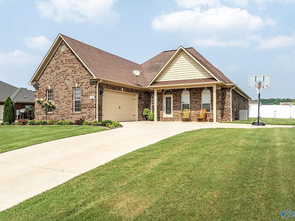1st image of 123 Meadowridge Dr