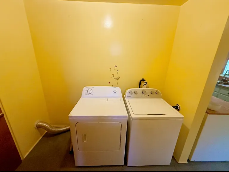 1333 Lafayette Dr NE — Photo 6