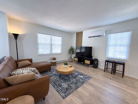 2nd image of 309 Penn Oak Cir
