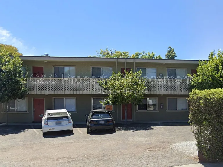 803 Laurel St #5 — Photo 6