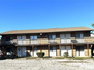 635 Vicksburg Dr, Belleville, IL 62221