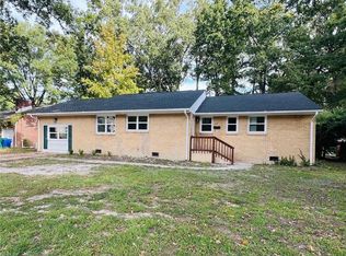 22 Green Ct, Newport News, VA 23601