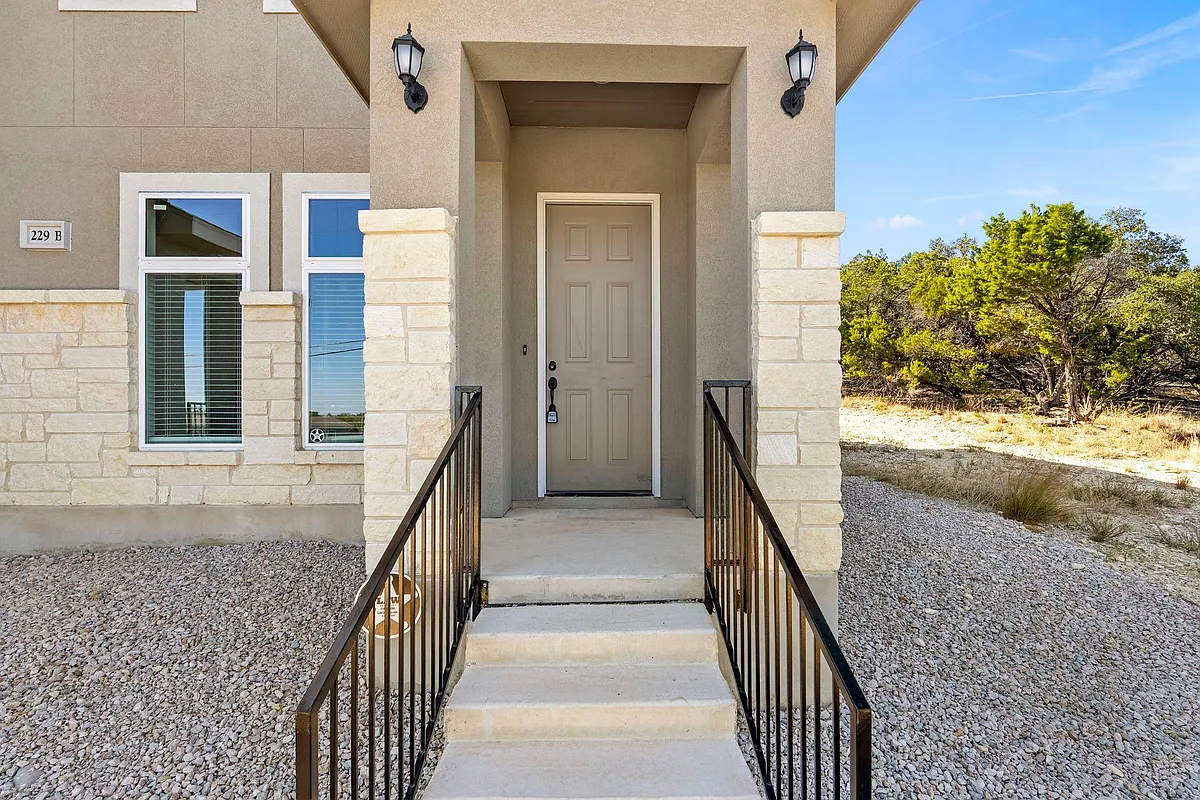 Building Photo - 229 High Dr #A